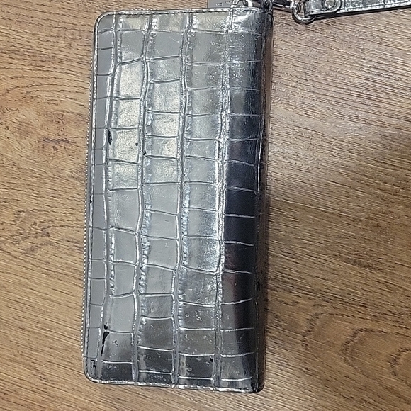 Michael Kors Clutch - Picture 5 of 11